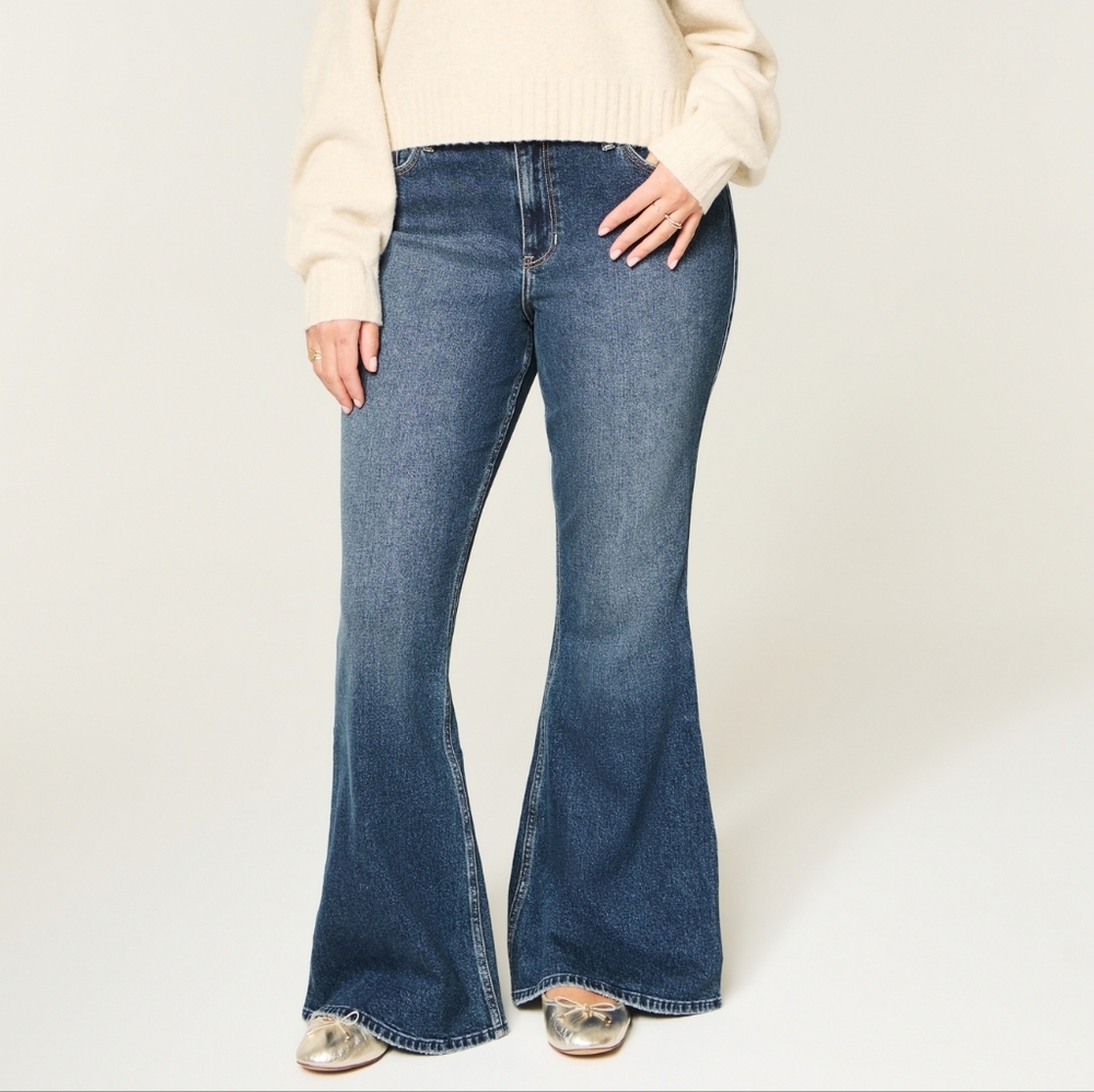 Hollister Women's Blue Curvy High-Rise Flare Jeans